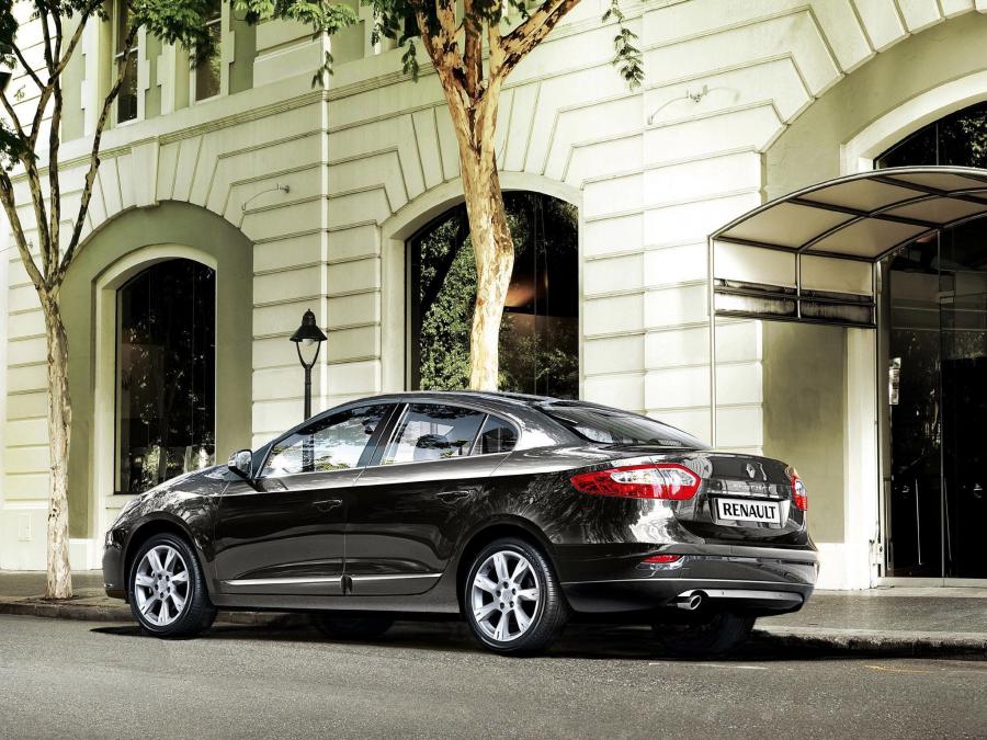  Renault Fluence 2009 года  (фото 19 из 30)